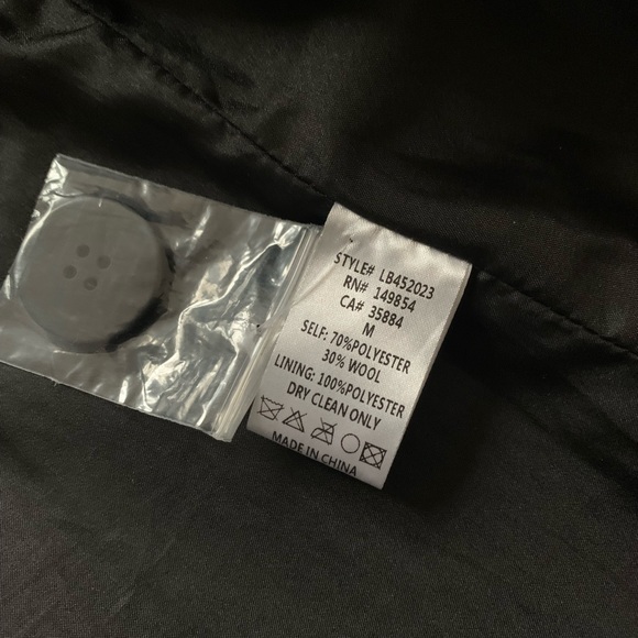 Wool jacket from Sage The Label. Black, Grey & White plaid pattern. Size medium - Picture 8 of 8